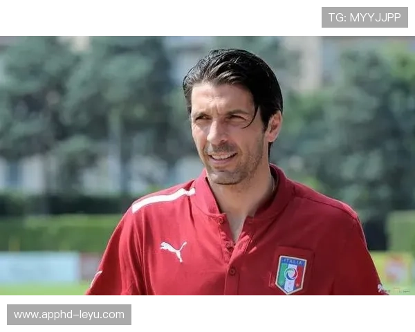 布冯：意大利足球传奇门将的辉煌历程与不朽成就